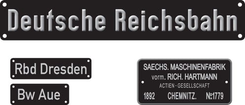 Typenschild mit Aufschrift „Deutsche Reichsbahn – RBD Dresden – BW Aue“, wie an der Dampflok IV K 99 1516-6 angebracht. Teil der exklusiven Jahresmodelle 2026.